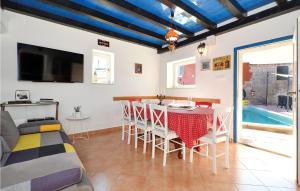 Four-Bedroom Holiday Home In Zedno