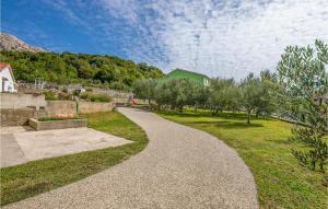 2 Bedroom Lovely Apartment In Jurandvor