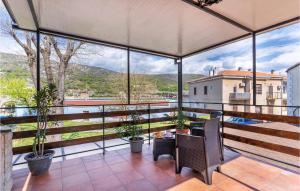 2 Bedroom Amazing Apartment In Bakar