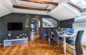 2 Bedroom Amazing Apartment In Bakar