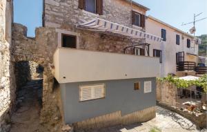 3 Bedroom Beautiful Home In Veli Iz