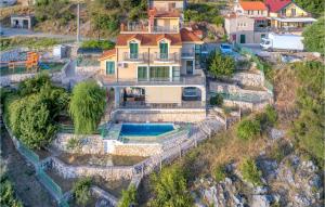 Awesome Home In Mirlovic Polje