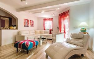 Cozy Apartment In Galizana With Wifi 