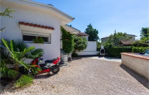 Awesome Apartment In Malinska With Wifi