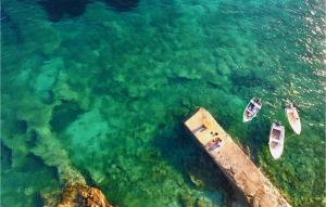 Nice Home In Zavala With Wifi