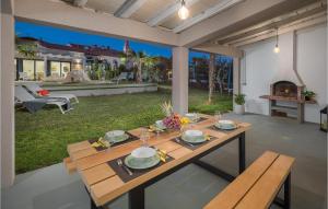 Lovely Home In Kastelir 