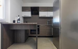 Stunning Apartment In Kustici, Novalja 