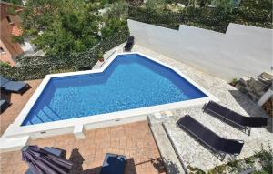 Four-Bedroom Apartment In Srinjine