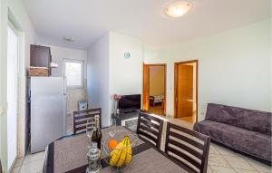 Nice Apartment In Rtina With Wifi