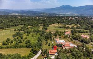 2 Bedroom Nice Home In Krsan 