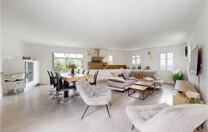 3 Bedroom Nice Home In La Tremblade