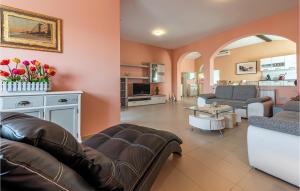 Stunning Apartment In Zadar With Kitchen 