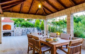 Beautiful Home In Gromaca With Wifi 