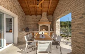 4 Bedroom Lovely Home In Malinska 