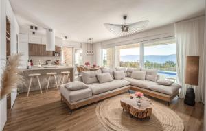 4 Bedroom Lovely Home In Malinska 