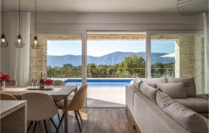4 Bedroom Lovely Home In Malinska 
