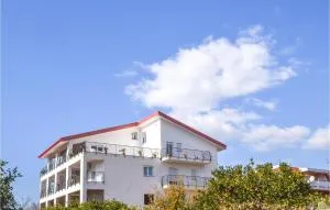 Cozy Apartment In Nicotera Marina - غيراتشه