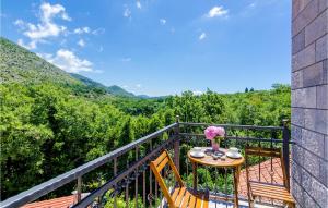Beautiful Home In Gromaca With Wifi 