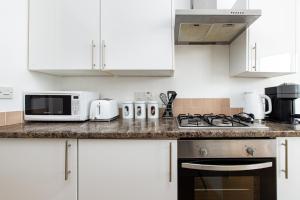 Large 1 bed Flat-Long Stays-By MatchstickStays