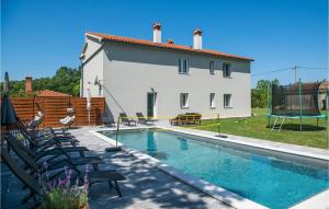 6 Bedroom Beautiful Home In Nedescina 