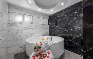 Nice Home In Sucuraj With Wifi