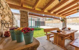 Gorgeous Home In Peruski With Wifi