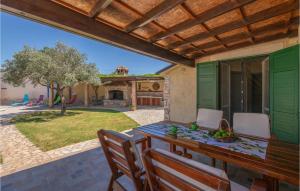 Two-Bedroom Holiday Home Sarici With An Outdoor Swimming Pool 08