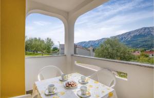 2 Bedroom Lovely Apartment In Jurandvor