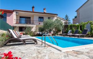 Lovely Apartment In Pula With Wifi 