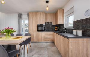 Stunning Home In Labin With Wifi