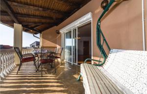 Three-Bedroom Apartment Maslenica With Sea View 08