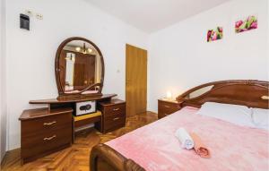 Three-Bedroom Apartment Maslenica With Sea View 08