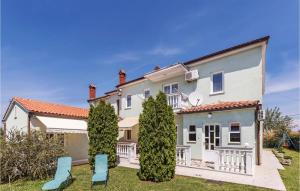 2 Bedroom Beautiful Apartment In Valtura 