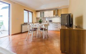 Gorgeous Apartment In Porec With Kitchen 