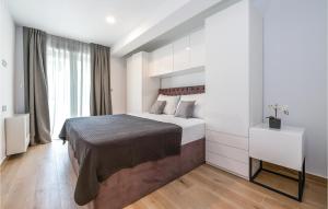 Amazing Home In Pirovac With Jacuzzi