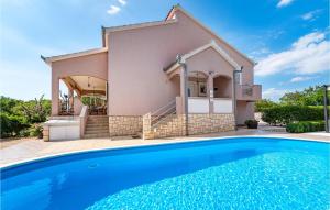 3 Bedroom Gorgeous Home In Zadar 