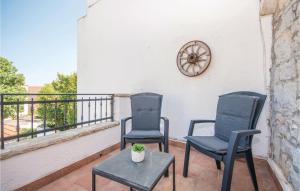 Gorgeous Home In Benkovac With Wifi 