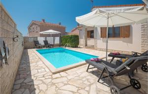 Nice Home In Kastelir With Kitchen 