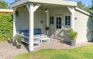 Beautiful Stacaravan In Goedereede