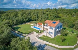 Stunning Apartment In Labin With Sauna