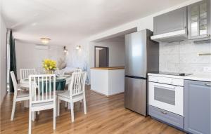 Cozy Home In Bregi With Wifi