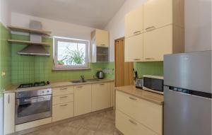 Stunning Home In Vodnjan With Kitchen