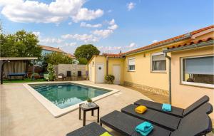 Stunning Home In Vodnjan With Kitchen - 4hvězdičkové hotely ve městě Orbanići