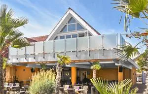 Three-Bedroom Apartment In Karrebaksminde - Rude