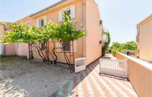 Two-Bedroom Apartment In Vir