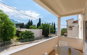 Nice Apartment In Duce With Wifi