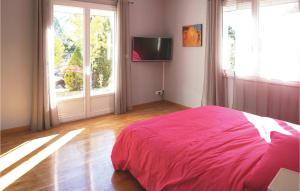Maisons de vacances Beautiful Home In Beziers With Wifi : photos des chambres