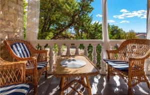 Stunning Home In Maslenica With Kitchen