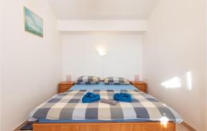 1 Bedroom Cozy Apartment In Vir