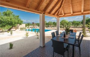 Two-Bedroom Holiday Home In Radonic